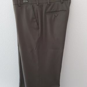 Van Heusen Straight-Fit Non-Iron Pant
